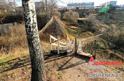 У Оршы адрамантавалі драўляную лесвіцу і падаюць гэта як вялікае дасягненне