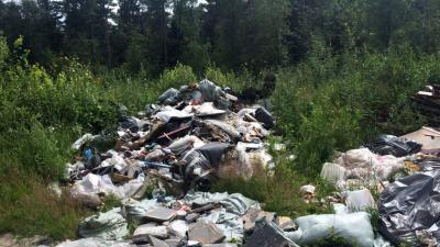 У Шаркаўшчыне вінаватых ва ўтварэнні стыхійных звалак смецця збіраюцца шукаць... па почырку