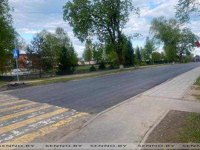320 метраў новага асфальту ў Сянно выдаюць за вялікае дасягненне