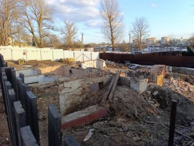 Полацкая газета  ўзяліся абвяргаць каштоўнасць  знесенага гістарычныга будынка