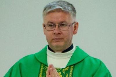 Вызвалены з турмы  ксёндз з Шуміліна Анджэй Юхневіч  усё яшчэ знаходзіцца ў Рыме