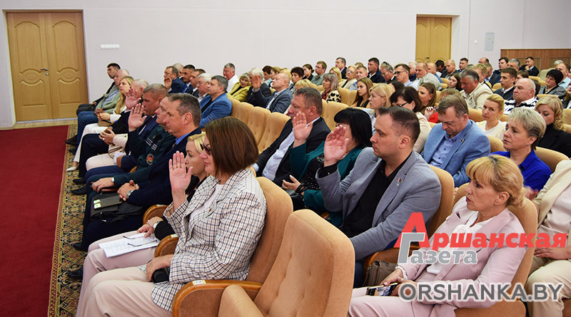 IАршанская «раёнка» не мае што сказаць чытачам пра дзейнасць дэпутатаў