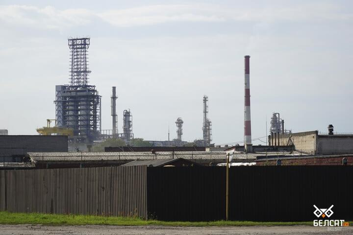 IНенармаваная праца, забарона на інтэлектуальную дзейнасць, парушэнні  права на свабоду веравызнання. Экс-палітзняволены распавёў 
