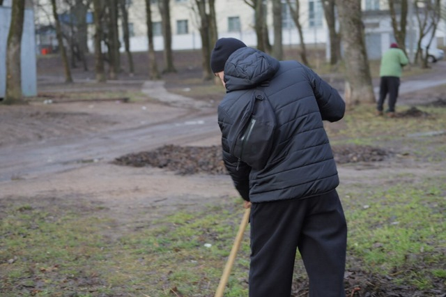 IУ Віцебску дэфіцыт дворнікаў зноўку спрабуюць кампенсаваць бясплатнай працай былых зняволеных