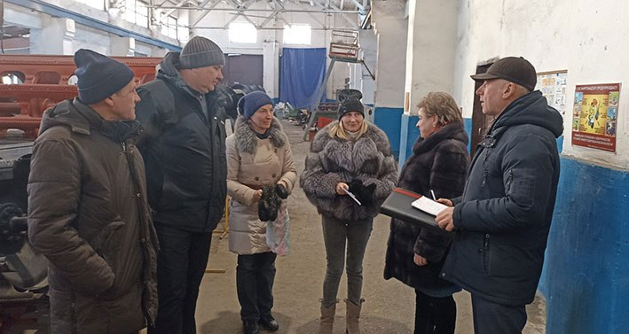 IУ Глыбоцкім раёне людзі працуюць у холадзе, без належнага адзення, сродкаў абароны і вады