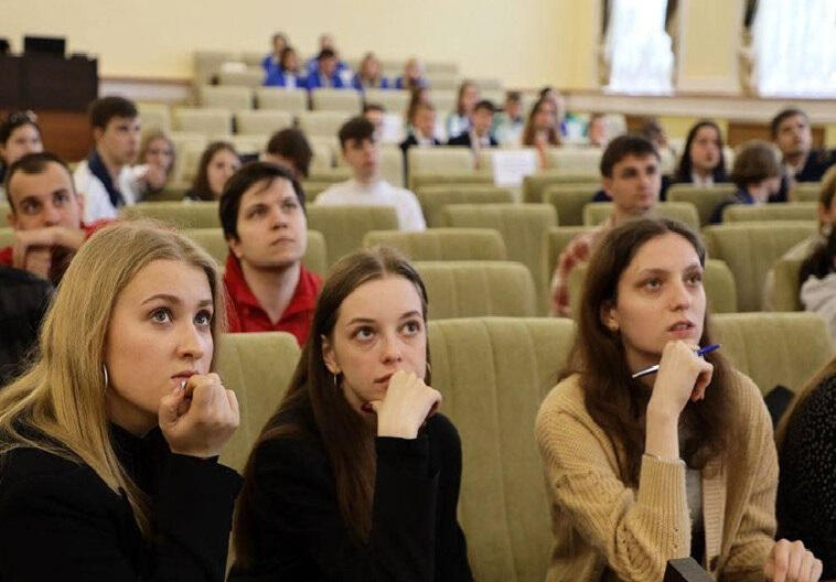IГазета  “Міёрскія навіны”  прапагандуе абавязковае размеркаванне студэнтаў-платнікаў